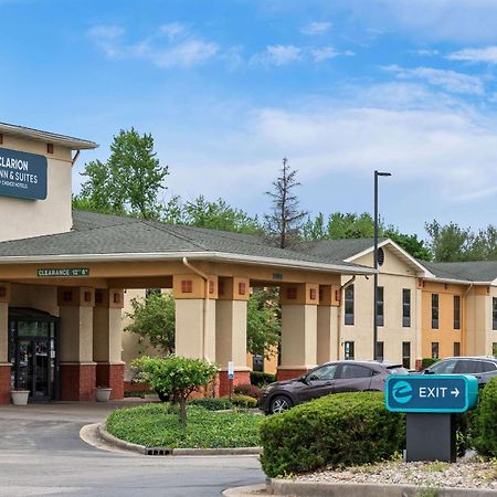 Clarion Inn & Suites Northwest Indianápolis Exterior foto