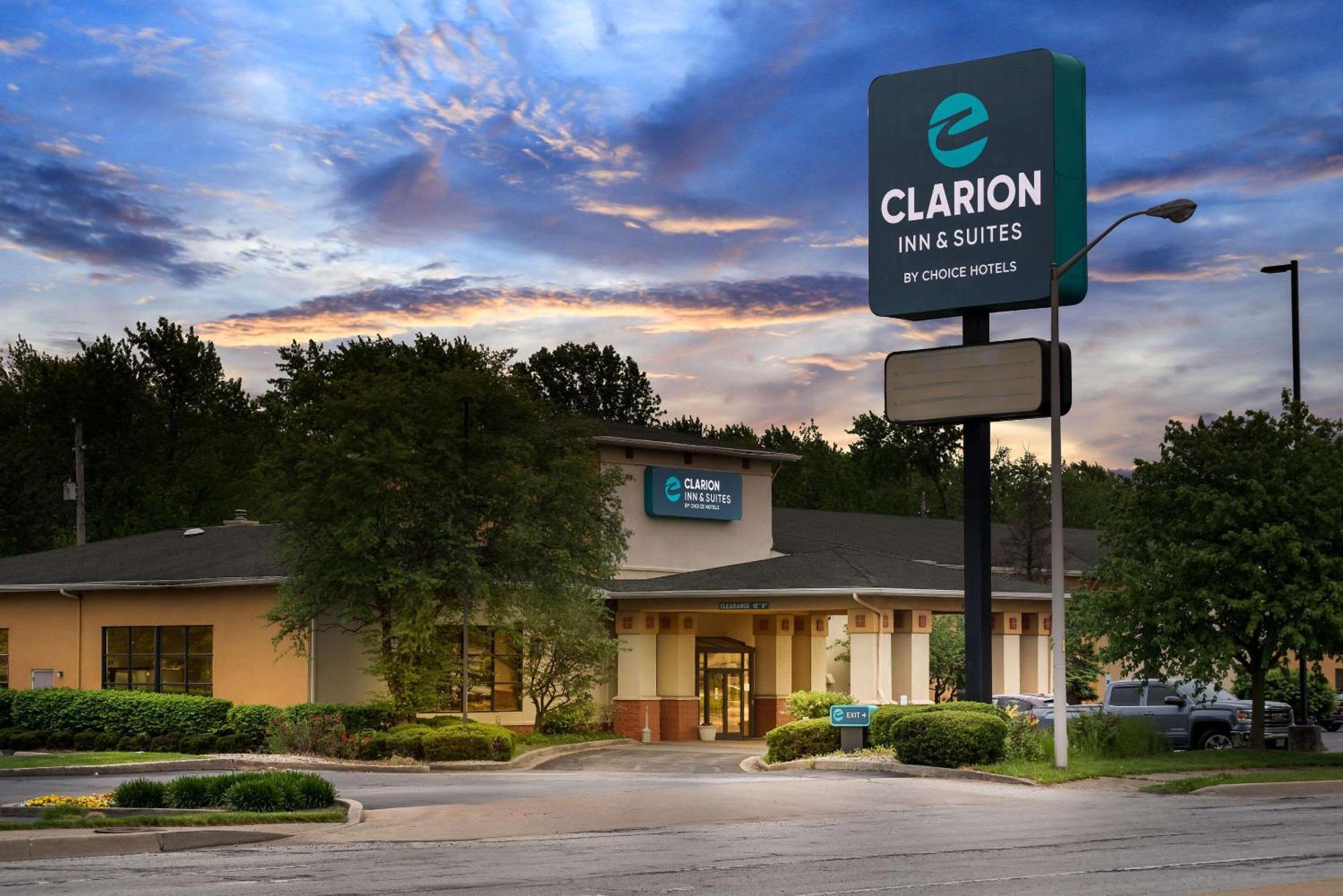 Clarion Inn & Suites Northwest Indianápolis Exterior foto
